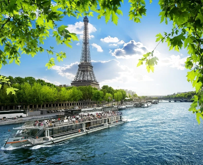 Romantic Paris Getaways