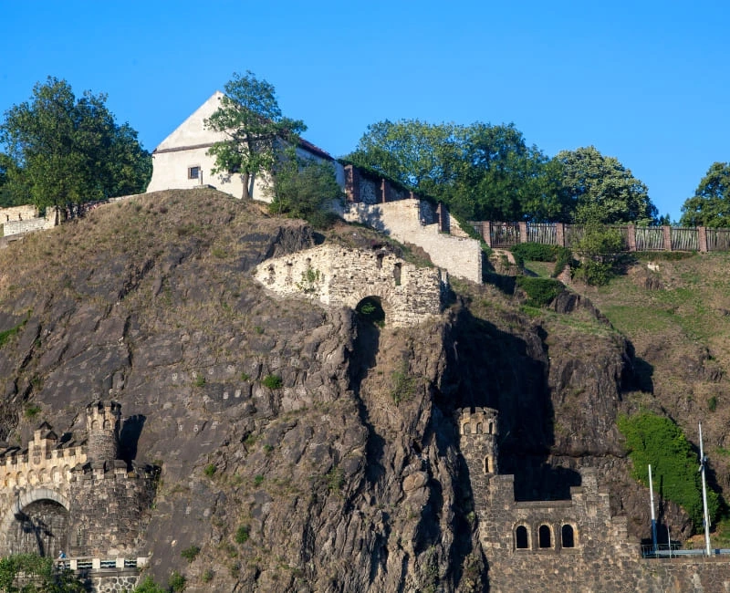 Hidden Gems and Offbeat Attractions