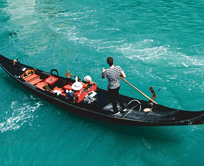 Romantic Escapes & Honeymoon Moments