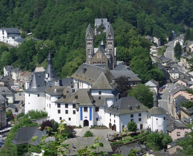 Discovering Castles and Heritage Sites Beyond the Capital