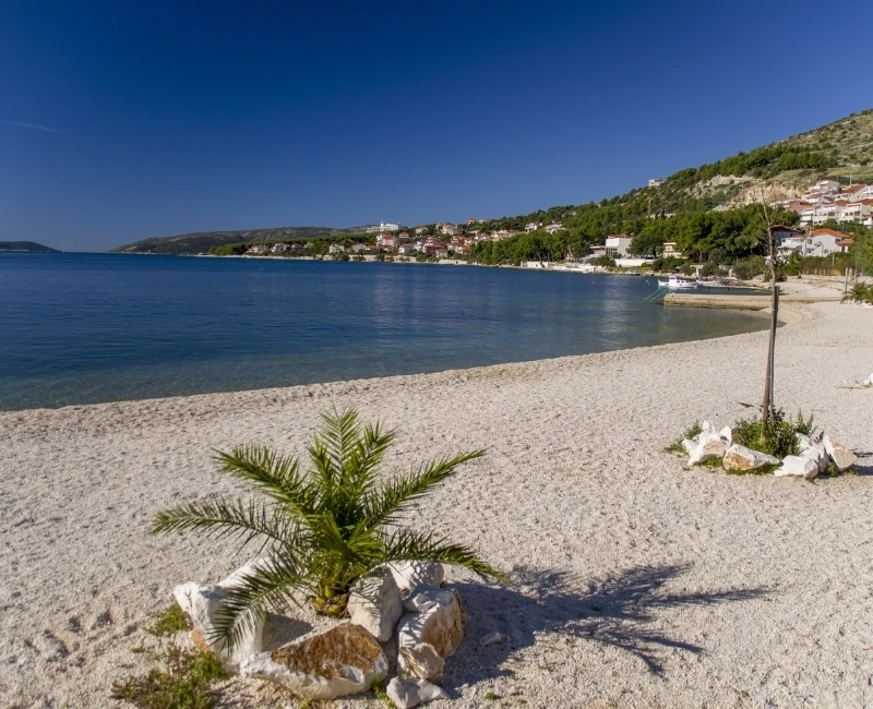 Boat Tours & Island Hopping