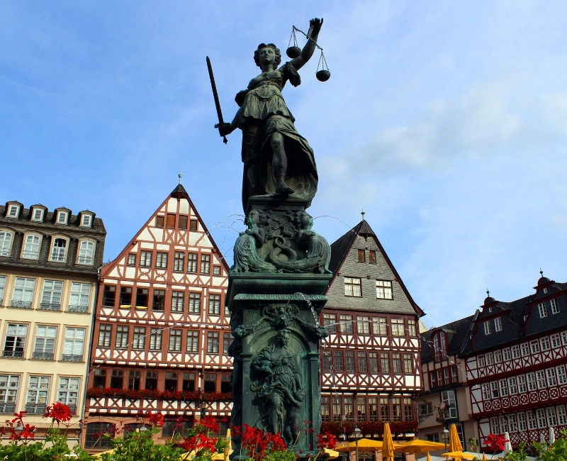 Altstadt & Römer Insights