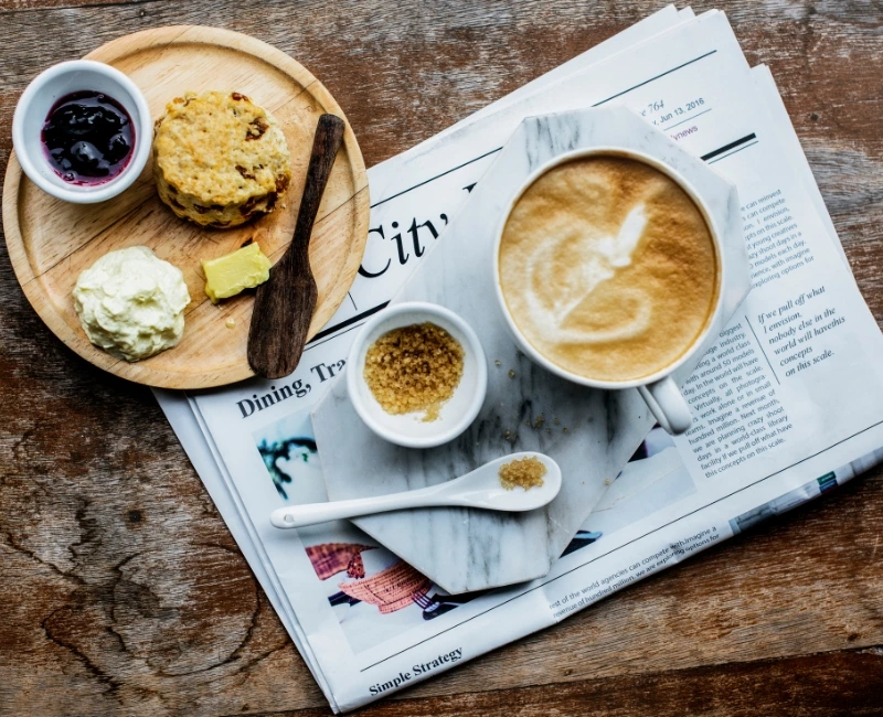 Cafés & Local Markets