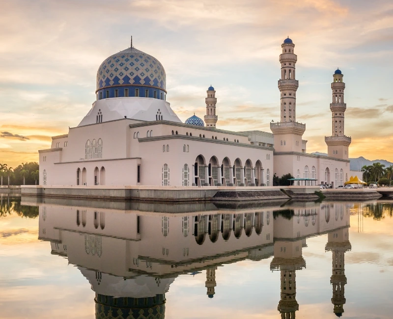 Heritage Walk: Kota Kinabalu City Mosque, Markets & Museum