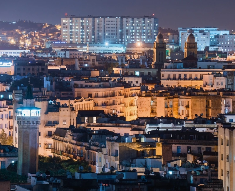 Cafés, Street Eats & Nightlife