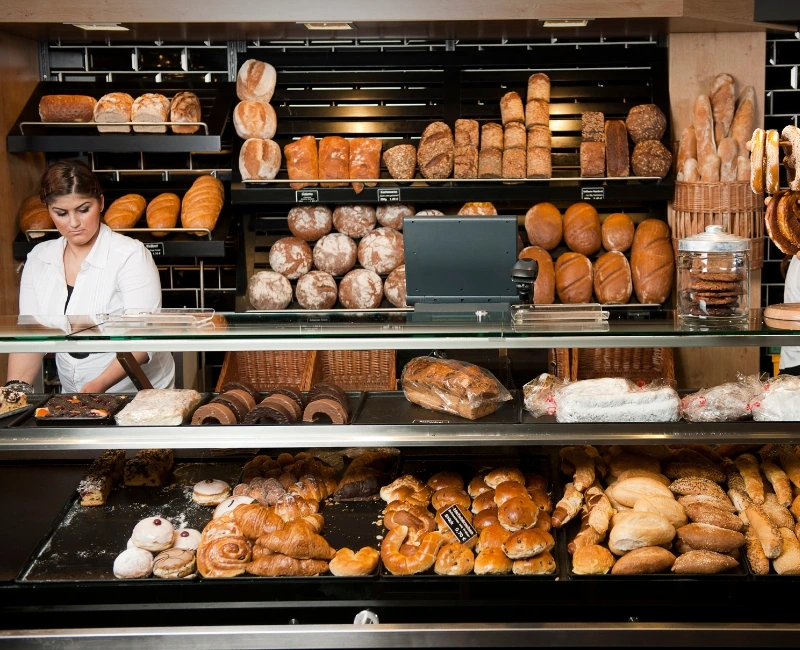 Cafés, Breweries, and Nightlife