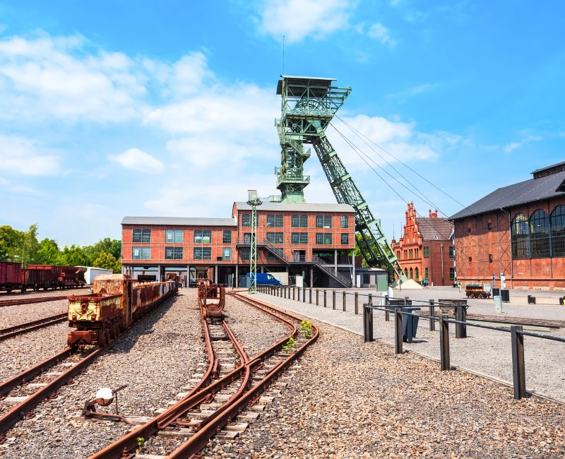 Historical Landmarks & Architecture