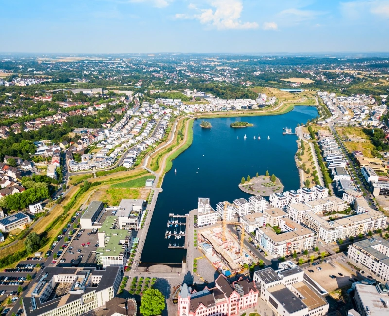 Nightlife & Entertainment