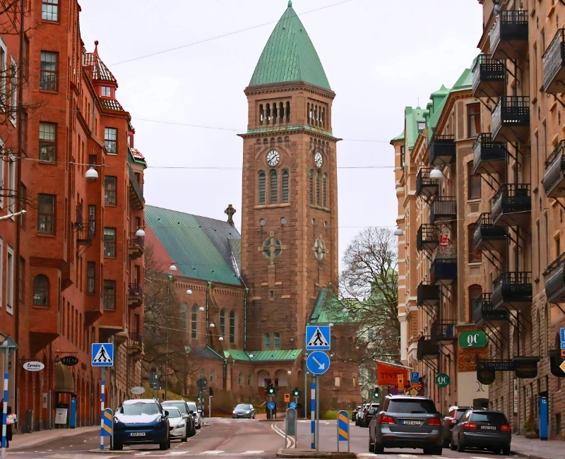 Offbeat Tours & Local Insights