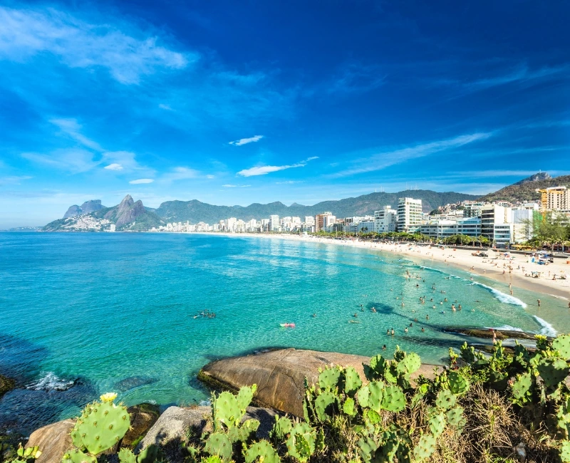 Iconic Beaches & Coastal Lifestyle