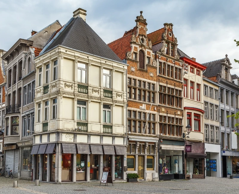 Local Markets, Shopping, and Artisan Experiences