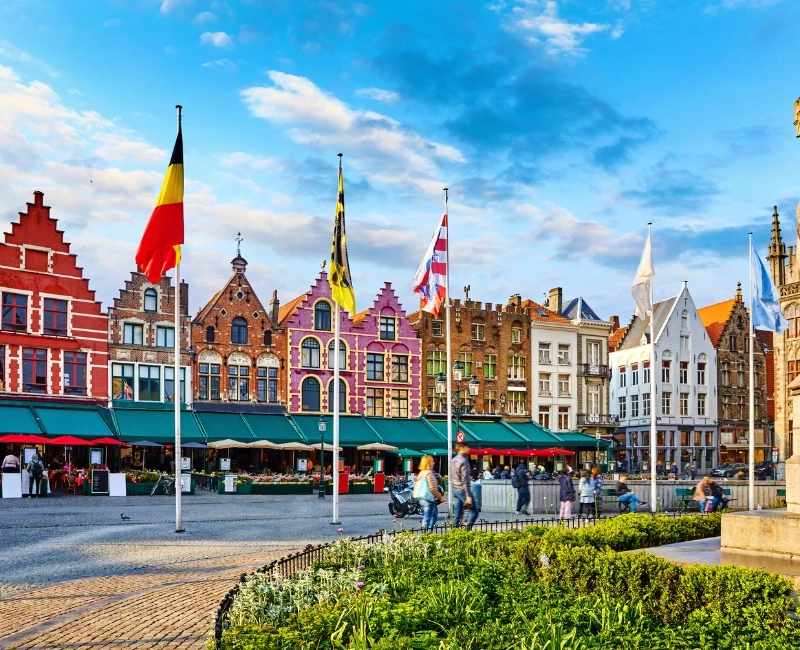 Festivals, Markets & Seasonal Experiences